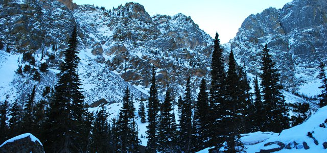 Day Trip from Denver: Rocky Mountain National Park in Winter hero image