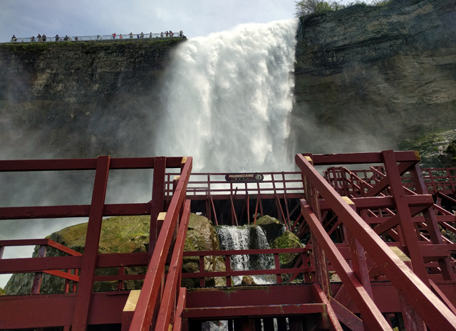 Niagara Falls Cave