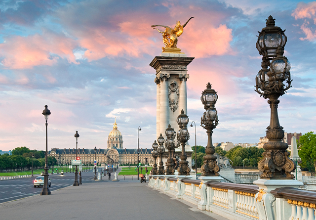 Paris Travel Guide