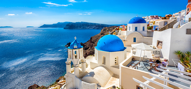 Top 10 Do's and Don’ts of Santorini hero image