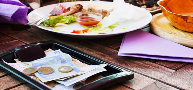 Your Complete Guide to Tipping Overseas hero image