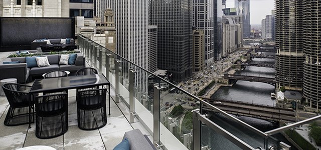 Hotel Review: LondonHouse Chicago, a Curio Collection by Hilton Hotel hero image