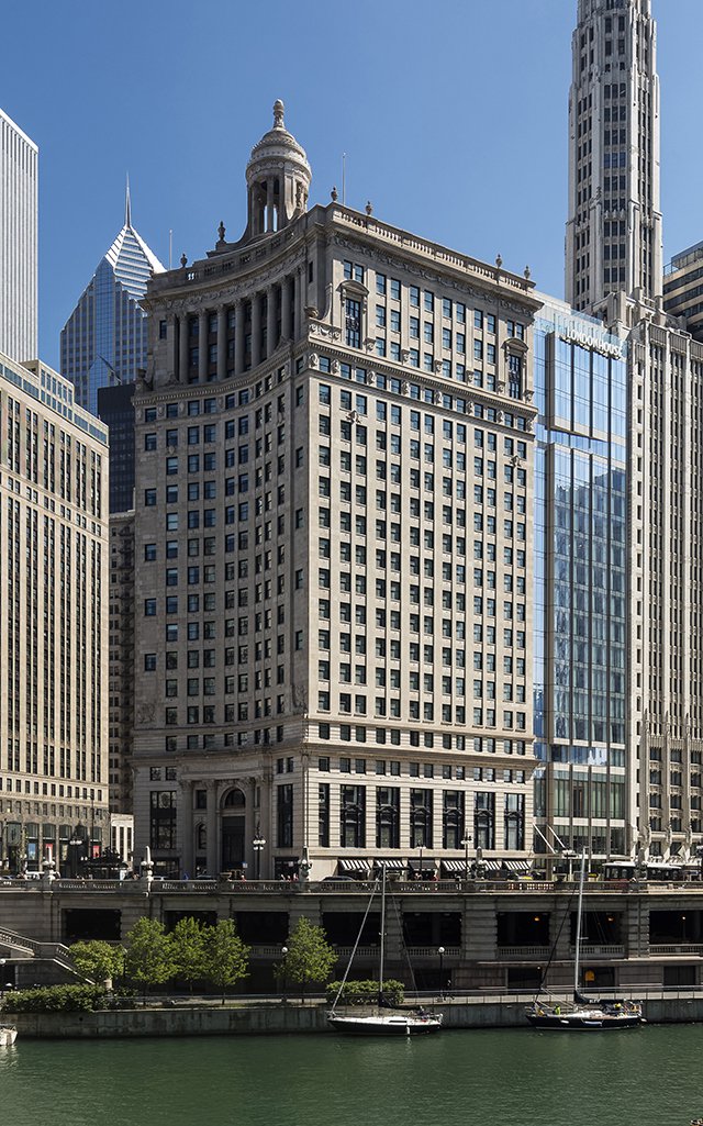LondonHouse Chicago Riverfront Hotel