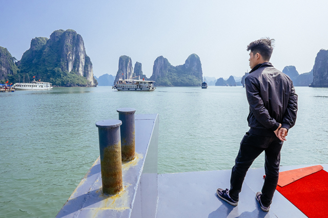 Boat Tours Halong Bay Vietnam